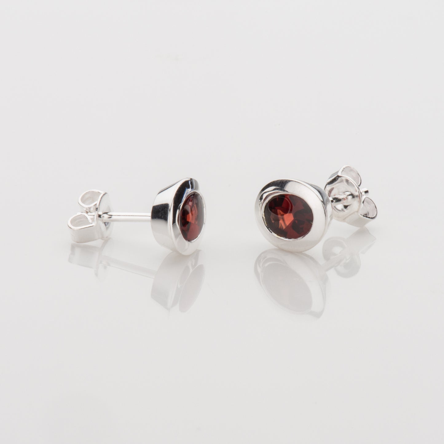 Granat Ohrstecker