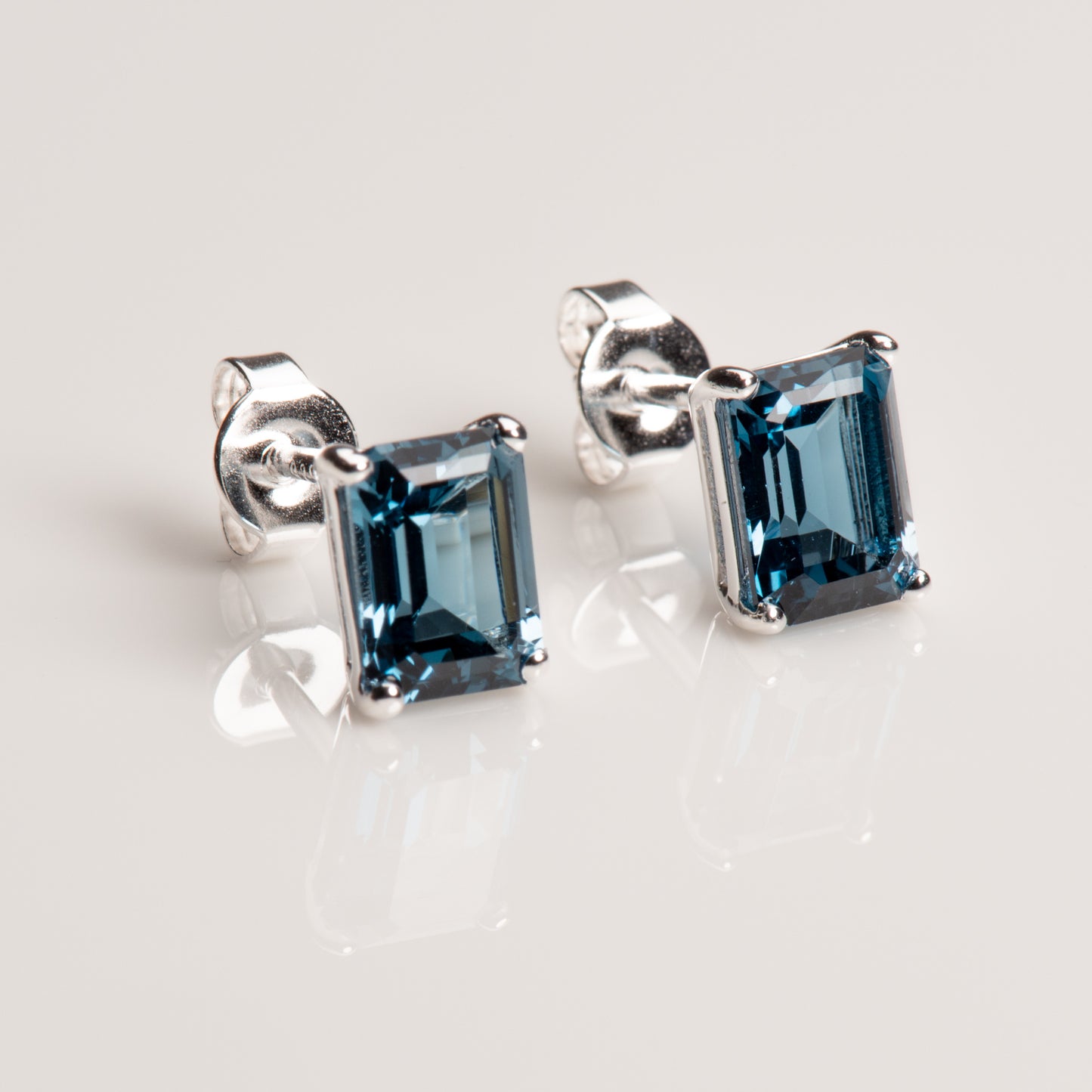 Blau Topas Ohrstecker