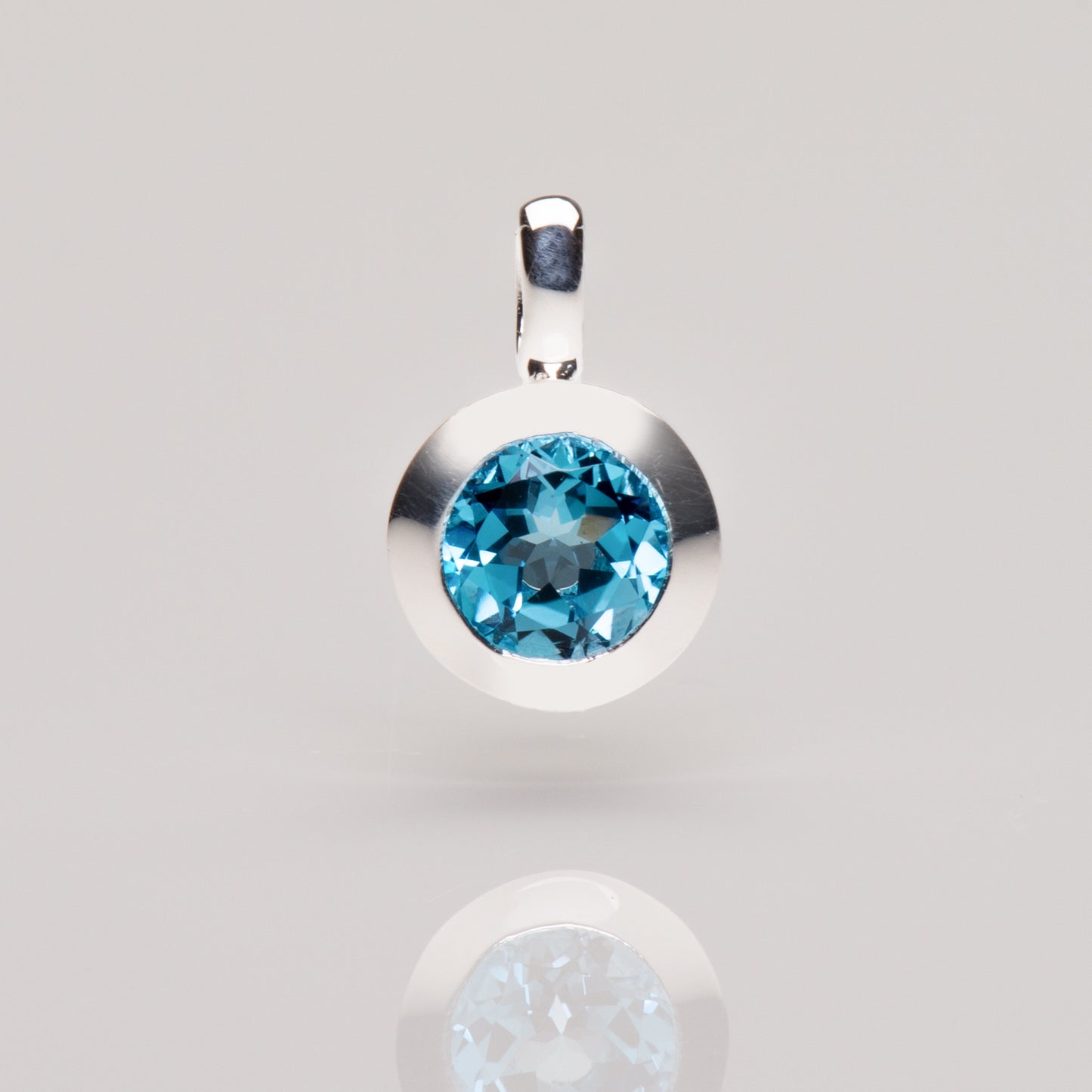 Blau Topas Ohrstecker